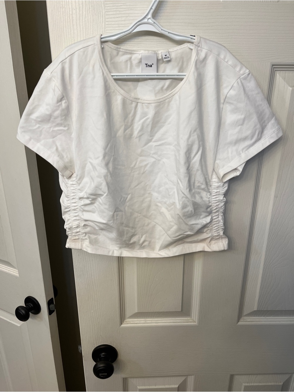 Tna White Ruched Side Crop Tee size M